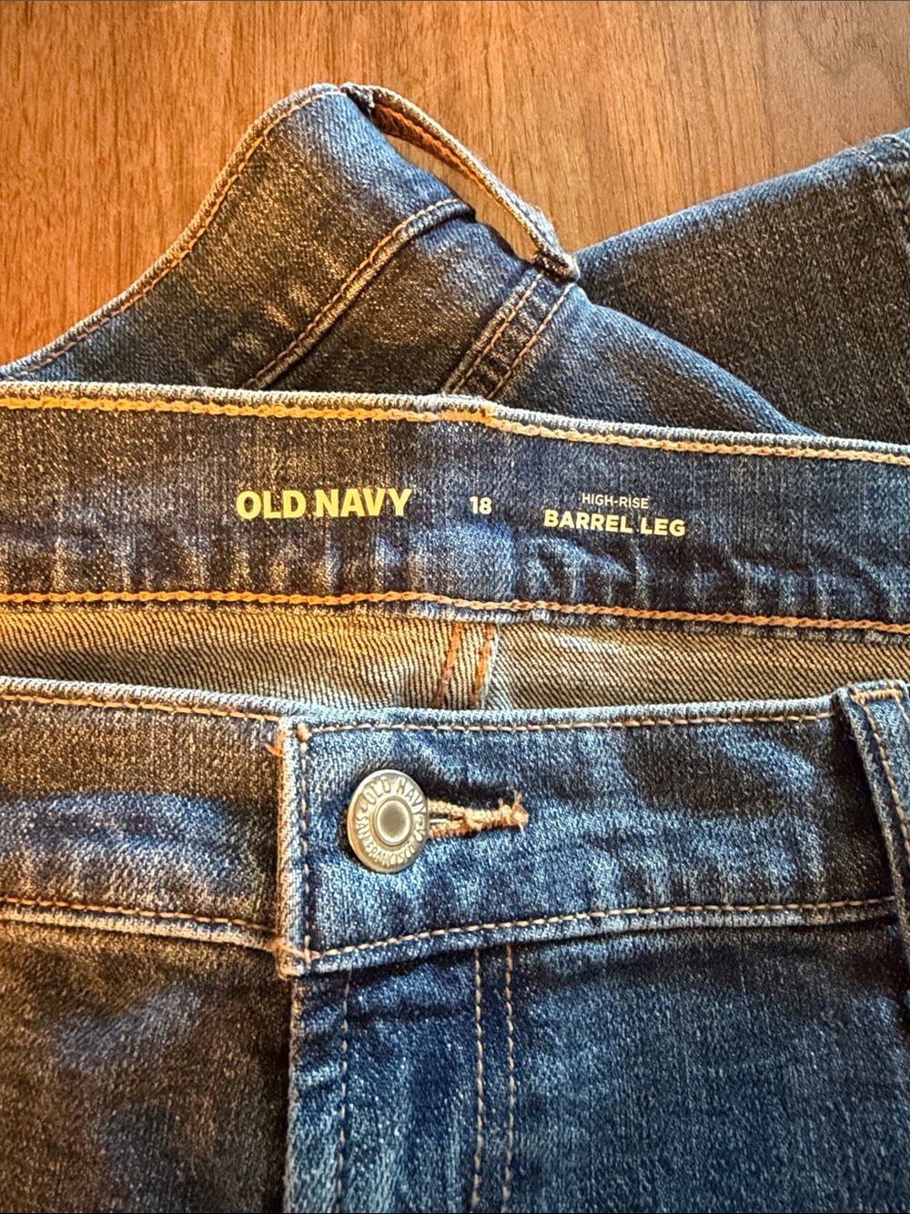 Old Navy High-Rise Barrel-Leg Jeans - Dark Blue